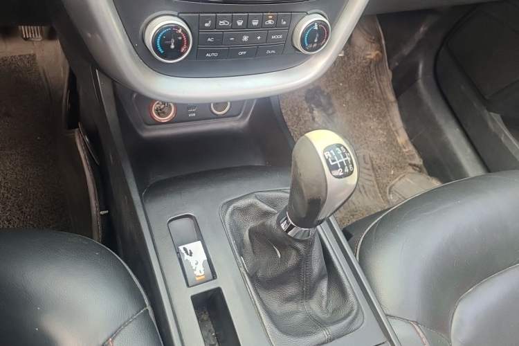 Used Bestune X80 2013 2.0L manual luxury version Gear Lever