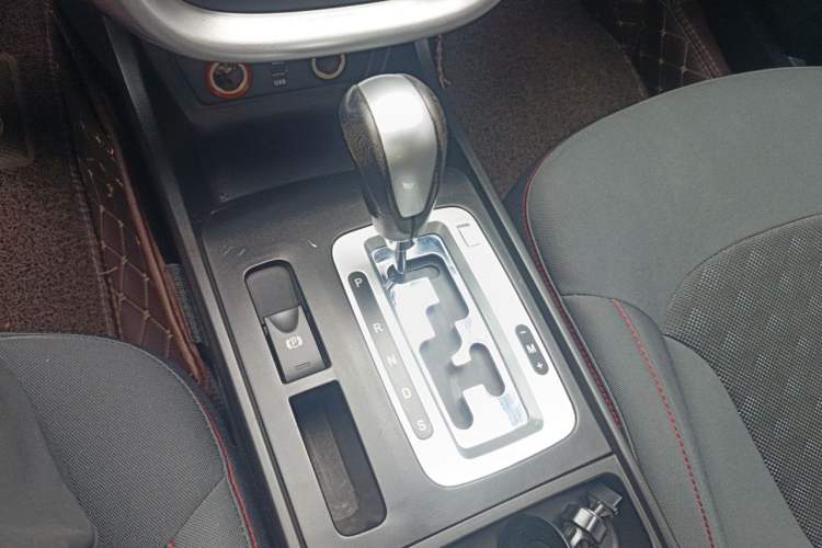 Used Bestune X80 2013 2.0L automatic comfort version Gear Lever