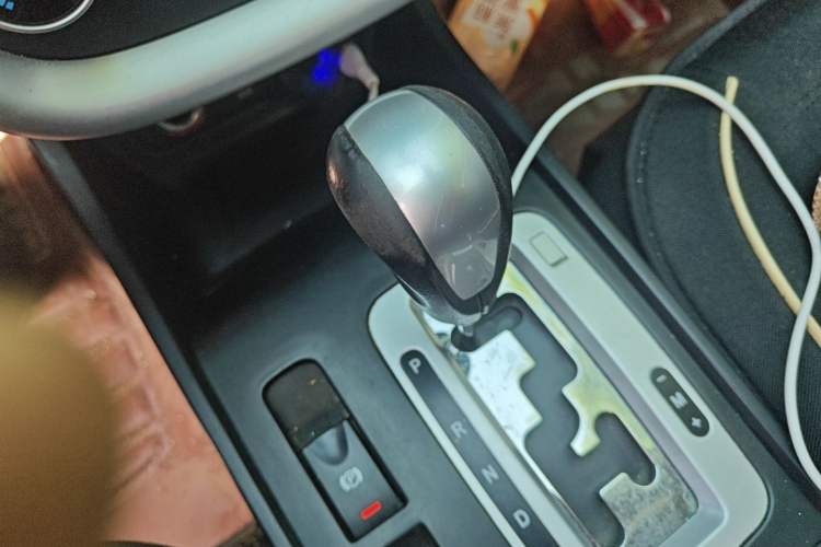 Used Bestune X80 2013 2.0L automatic luxury version Gear Lever