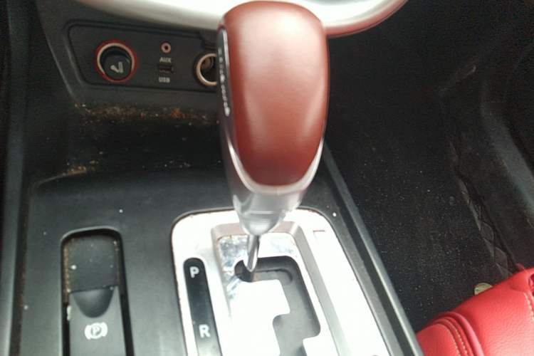 Used Bestune X80 2013 2.0L automatic comfort version Gear Lever