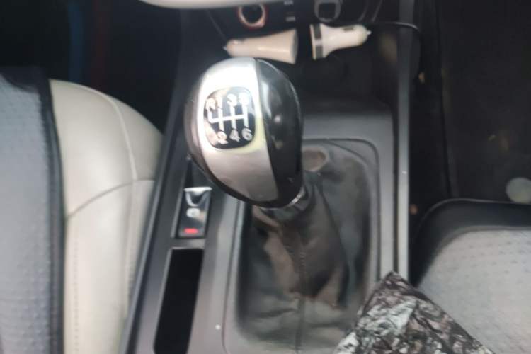 Used Bestune X80 2013 2.0L manual luxury version Gear Lever