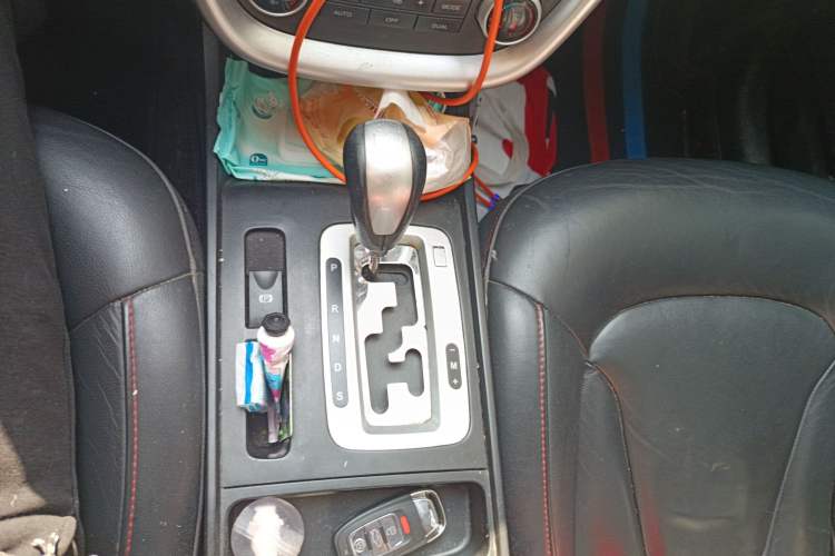 Used Bestune X80 2013 2.0L automatic luxury version Gear Lever