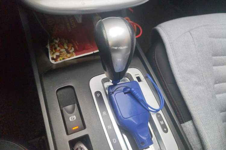 Used Bestune X80 2013 2.0L automatic comfort version Gear Lever
