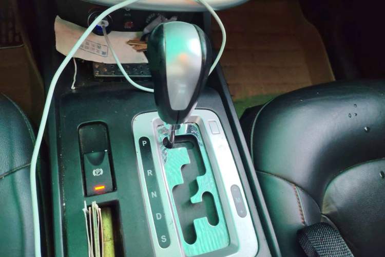 Used Bestune X80 2013 2.0L automatic luxury version Gear Lever