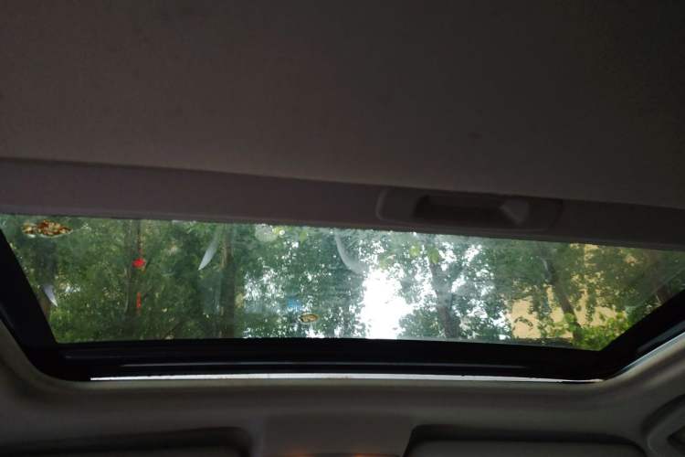 Used Bestune X80 2013 2.0L automatic luxury version Headliner