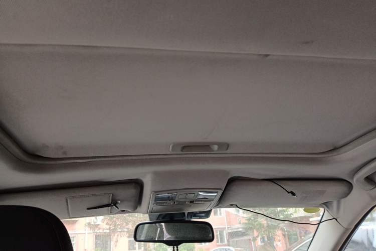 Used Bestune X80 2013 2.0L automatic comfort version Headliner