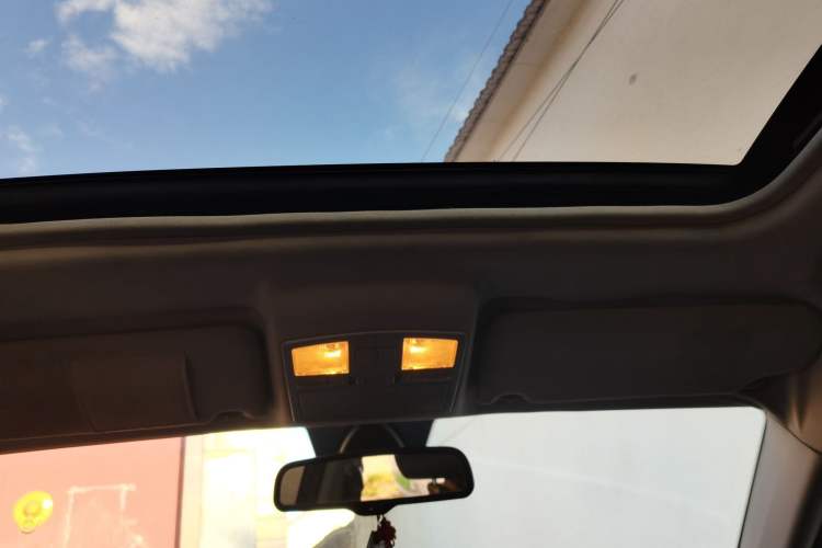 Used Bestune X80 2013 2.0L manual luxury version Headliner