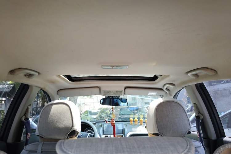 Used Bestune X80 2013 2.0L automatic comfort version Headliner