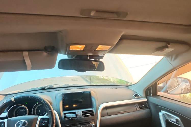 Used Bestune X80 2013 2.0L automatic luxury version Headliner