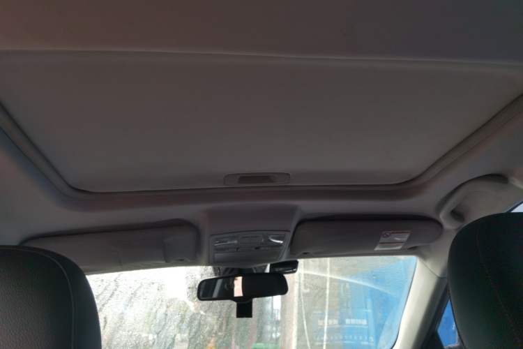 Used Bestune X80 2013 2.0L automatic comfort version Headliner