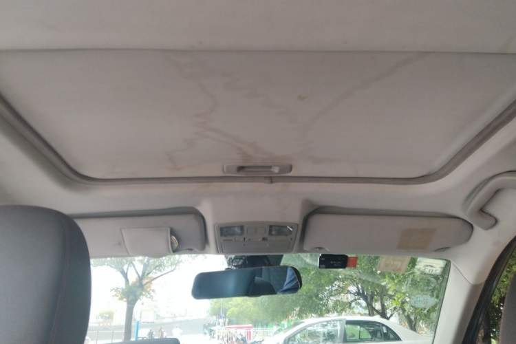 Used Bestune X80 2013 2.0L automatic comfort version Headliner