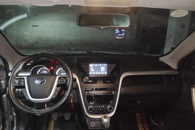 Used Bestune X80 2013 2.0L manual luxury version Headliner