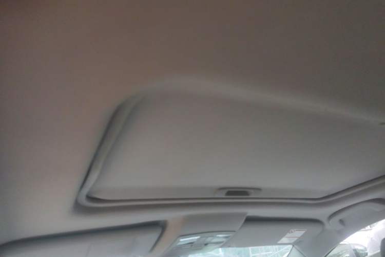 Used Bestune X80 2013 2.0L automatic comfort version Headliner