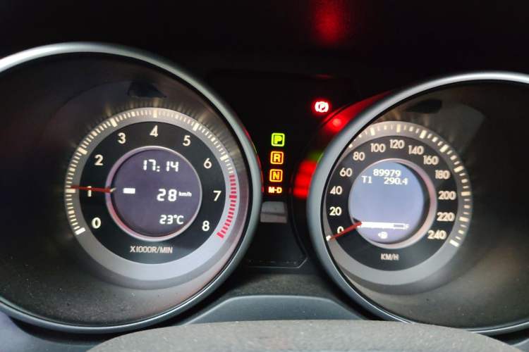 Used Bestune X80 2013 2.0L automatic luxury version Instrument Cluster