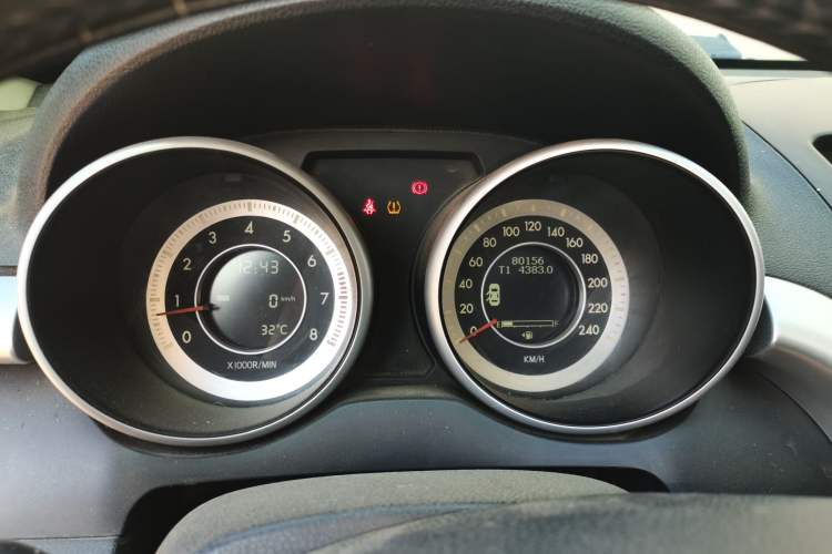 Used Bestune X80 2013 2.0L manual luxury version Instrument Cluster