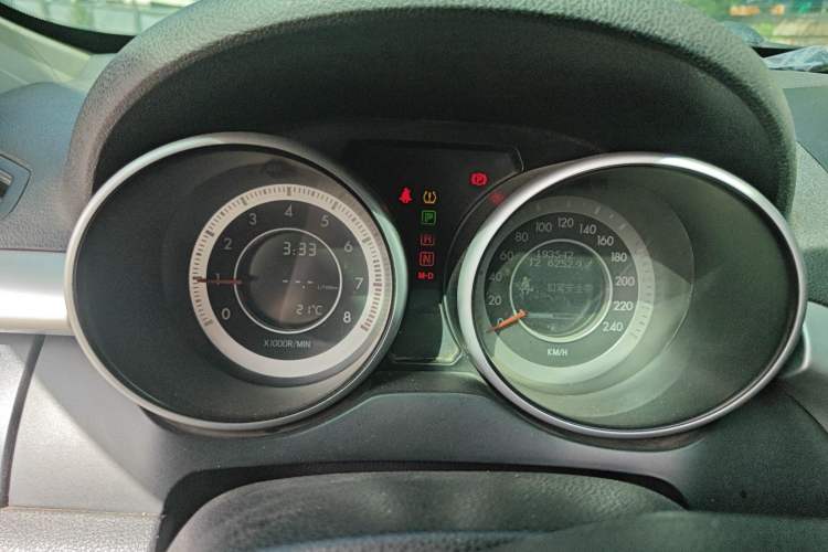 Used Bestune X80 2013 2.0L automatic luxury version Instrument Cluster