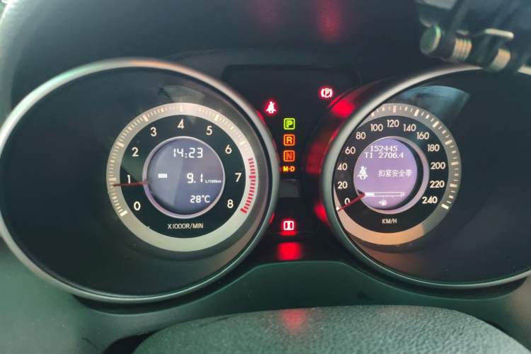 Used Bestune X80 2013 2.0L automatic luxury version Instrument Cluster