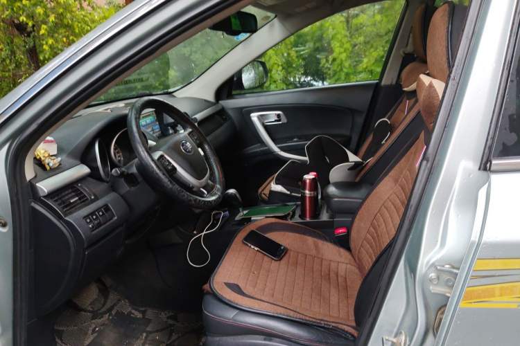 Used Bestune X80 2013 2.0L automatic luxury version Left Front Seat