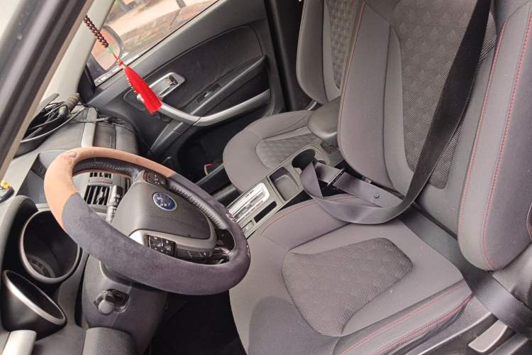 Used Bestune X80 2013 2.0L automatic comfort version Left Front Seat