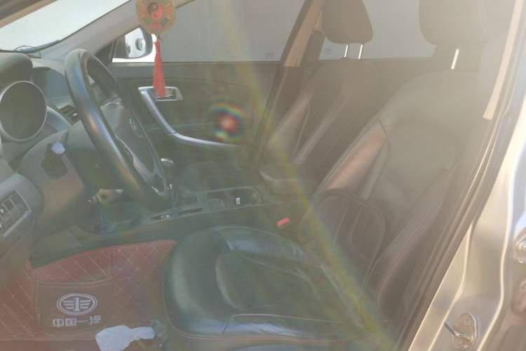 Used Bestune X80 2013 2.0L manual luxury version Left Front Seat