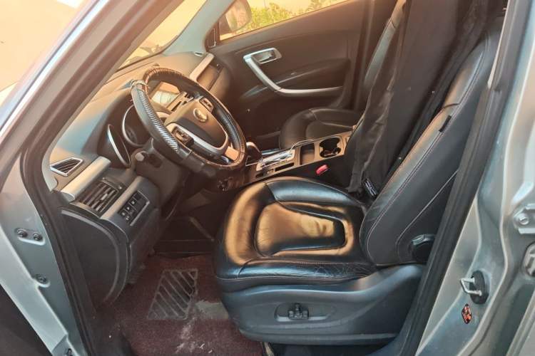 Used Bestune X80 2013 2.0L automatic luxury version Left Front Seat