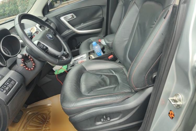 Used Bestune X80 2013 2.0L automatic luxury version Left Front Seat