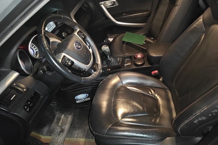 Used Bestune X80 2013 2.0L manual luxury version Left Front Seat