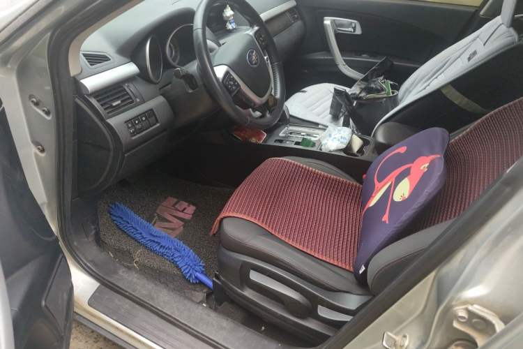 Used Bestune X80 2013 2.0L automatic comfort version Left Front Seat