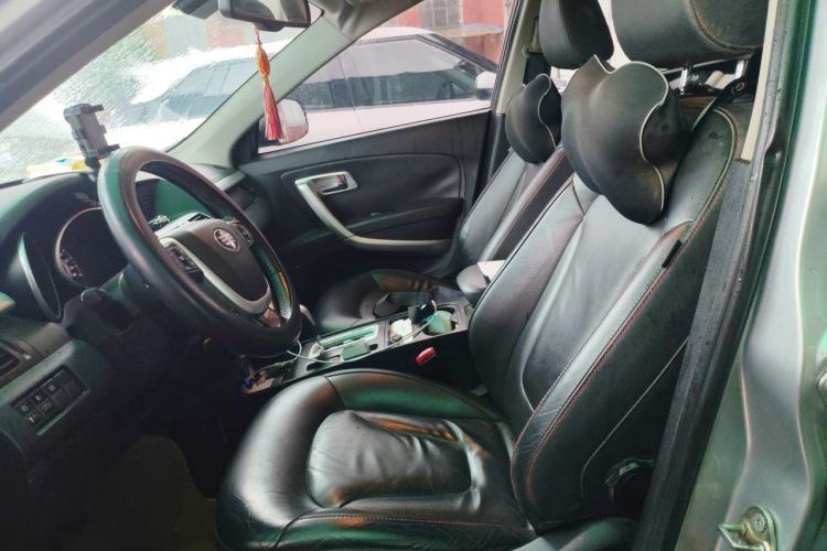 Used Bestune X80 2013 2.0L automatic luxury version Left Front Seat