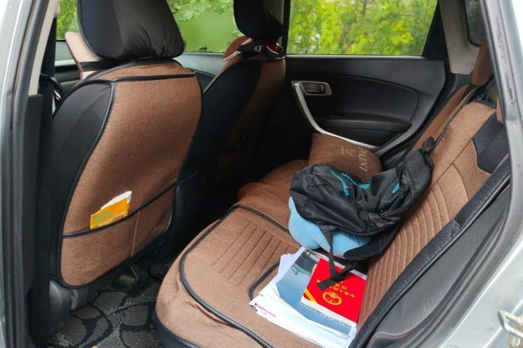 Used Bestune X80 2013 2.0L automatic luxury version Left Rear Seat