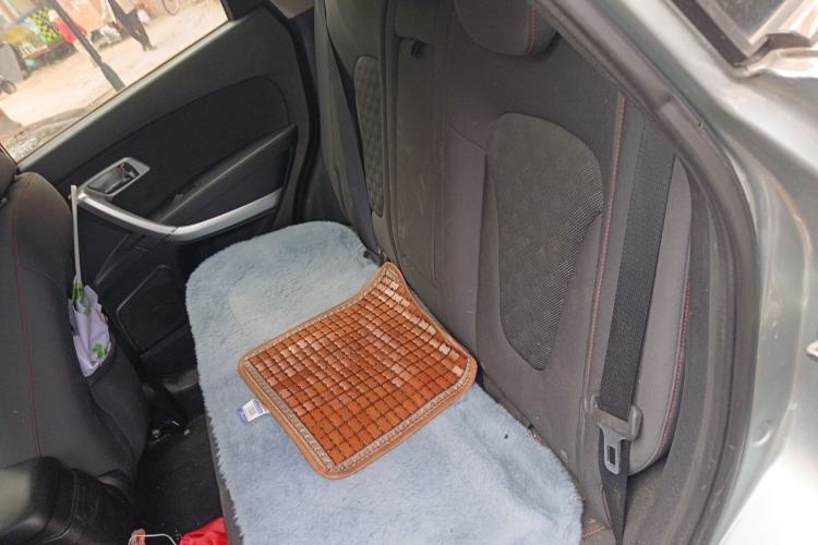 Used Bestune X80 2013 2.0L automatic comfort version Left Rear Seat