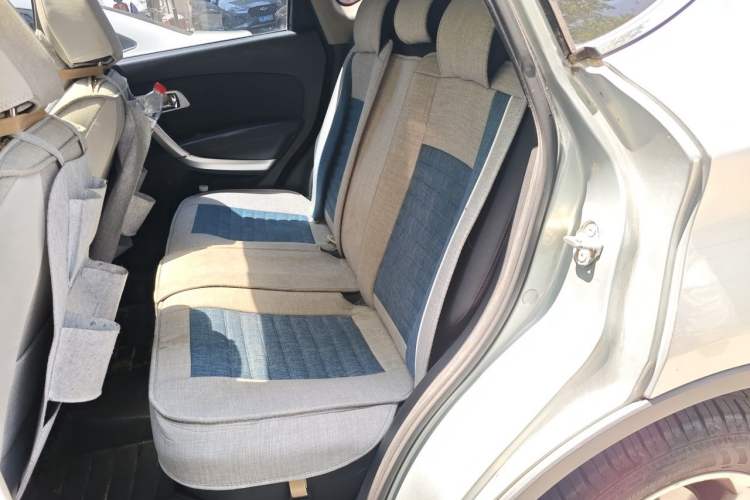 Used Bestune X80 2013 2.0L automatic comfort version Left Rear Seat