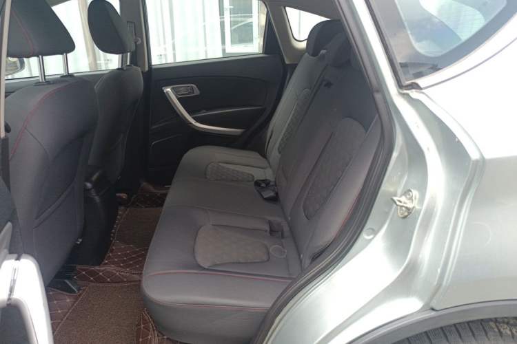 Used Bestune X80 2013 2.0L automatic comfort version Left Rear Seat
