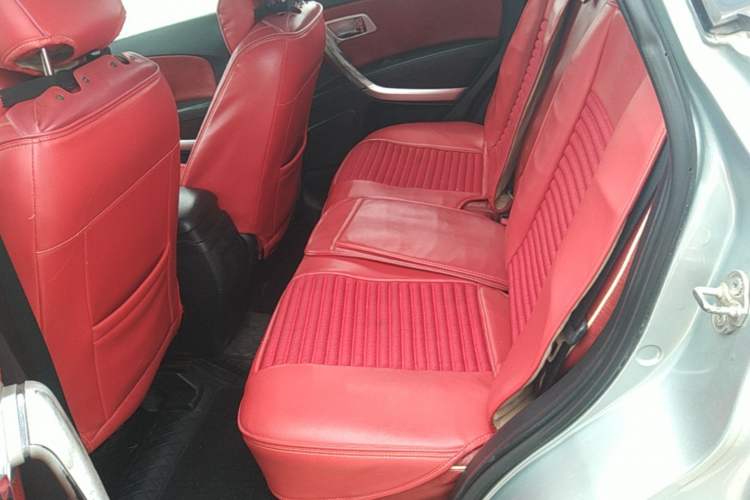 Used Bestune X80 2013 2.0L automatic comfort version Left Rear Seat
