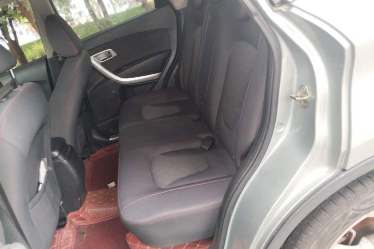 Used Bestune X80 2013 2.0L automatic comfort version Left Rear Seat