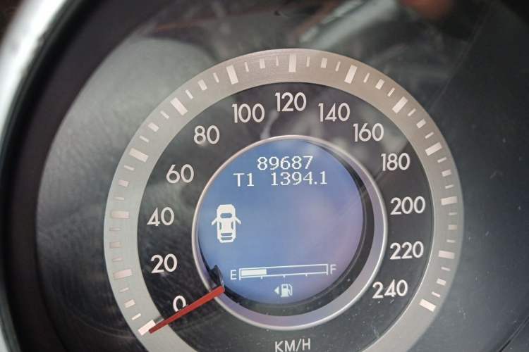 Used Bestune X80 2013 2.0L automatic comfort version Odometer Close Up