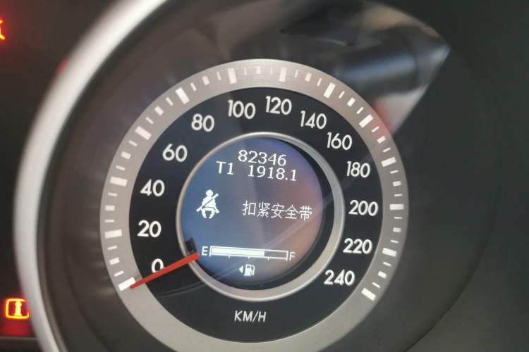 Used Bestune X80 2013 2.0L manual luxury version Odometer Close Up