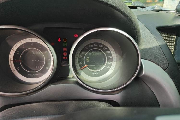 Used Bestune X80 2013 2.0L automatic luxury version Odometer Close Up