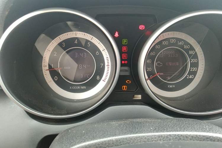 Used Bestune X80 2013 2.0L automatic comfort version Odometer Close Up