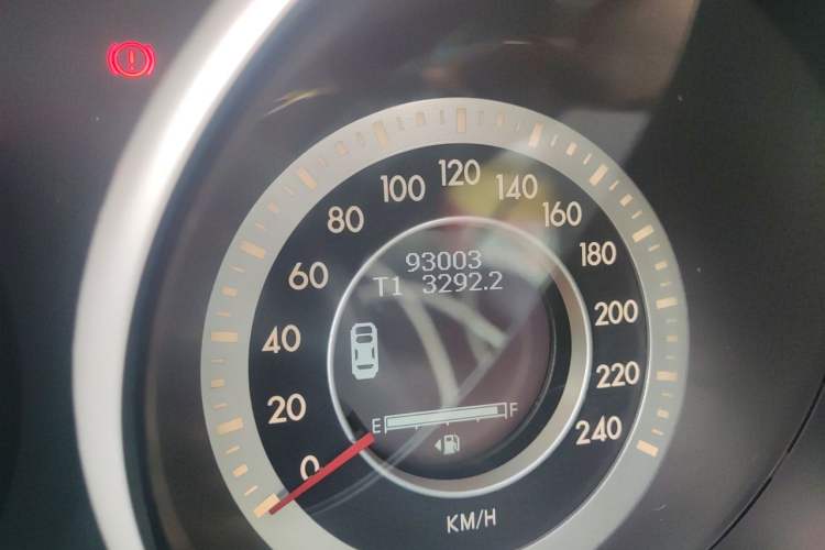 Used Bestune X80 2013 2.0L manual luxury version Odometer Close Up
