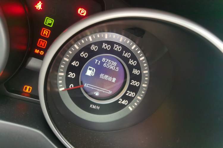 Used Bestune X80 2013 2.0L automatic comfort version Odometer Close Up