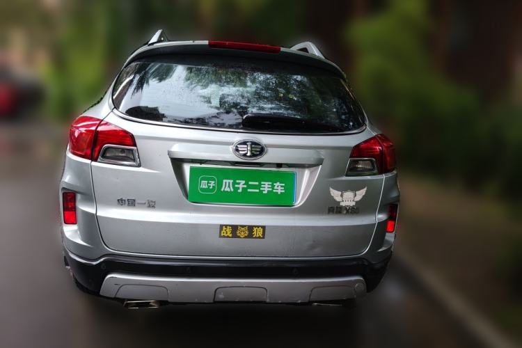 Used Bestune X80 2013 2.0L automatic luxury version Rear