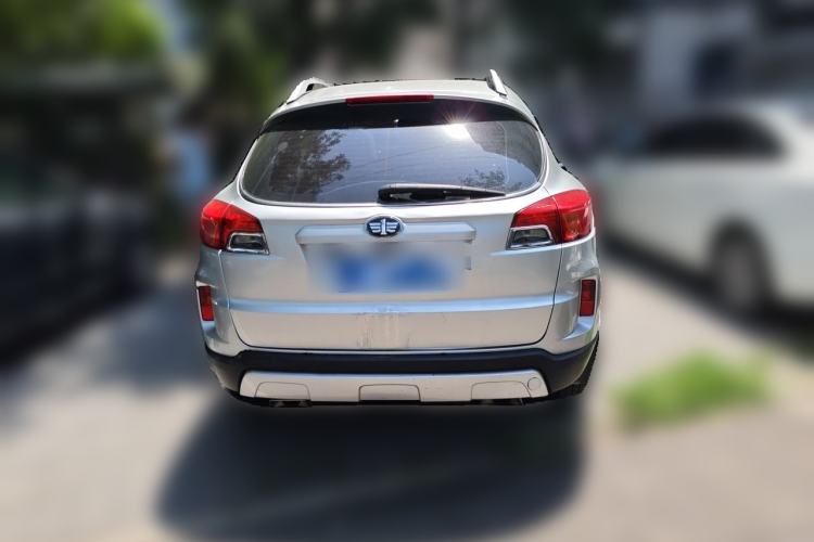 Used Bestune X80 2013 2.0L automatic comfort version Rear