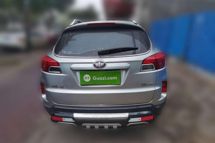Used Bestune X80 2013 2.0L automatic comfort version Rear