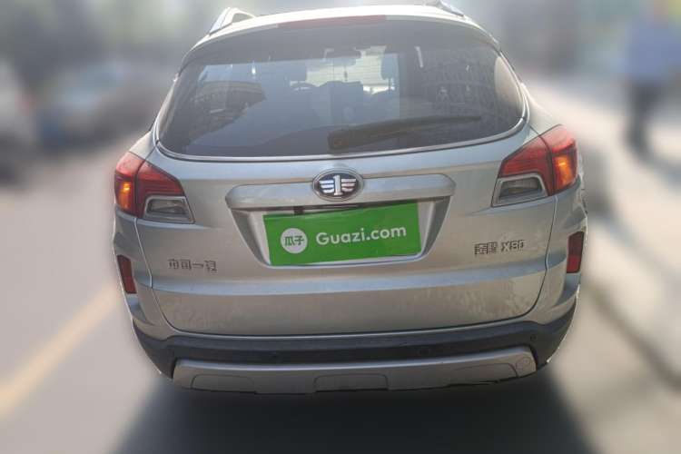 Used Bestune X80 2013 2.0L automatic luxury version Rear