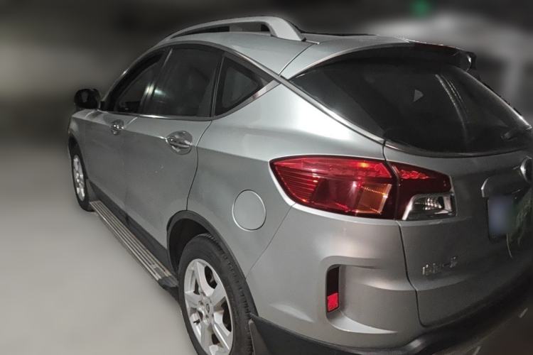 Used Bestune X80 2013 2.0L manual luxury version Rear Left 45 Deg