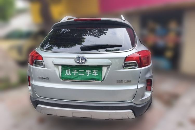 Used Bestune X80 2013 2.0L automatic luxury version Rear
