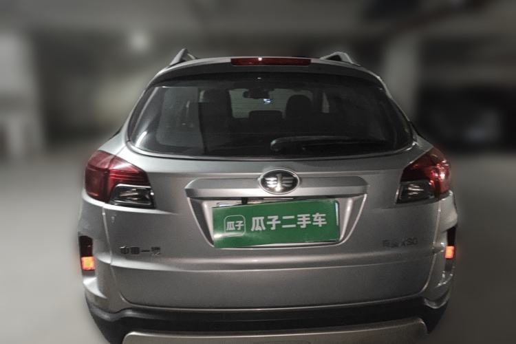 Used Bestune X80 2013 2.0L manual luxury version Rear