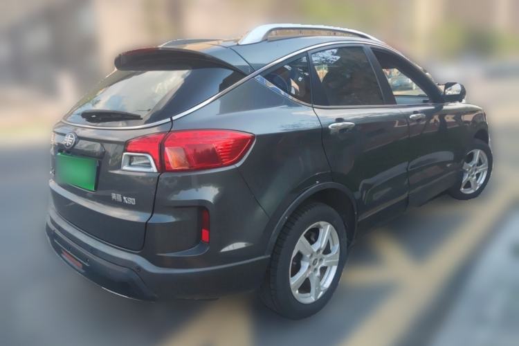 Used Bestune X80 2013 2.0L manual luxury version Rear Right 45 Deg