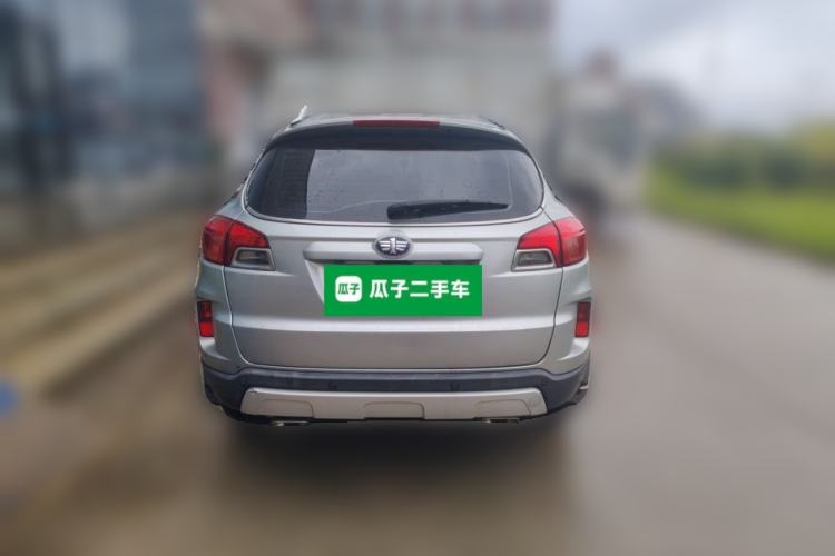 Used Bestune X80 2013 2.0L automatic luxury version Rear